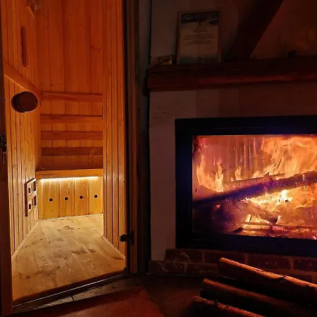 Pod Krzywym Dachem