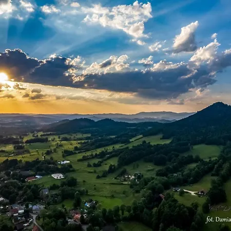 Pod Krzywym Dachem Orman Evi *