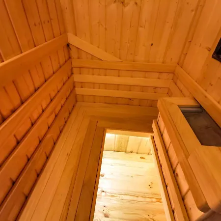 Pod Krzywym Dachem * Karpniki