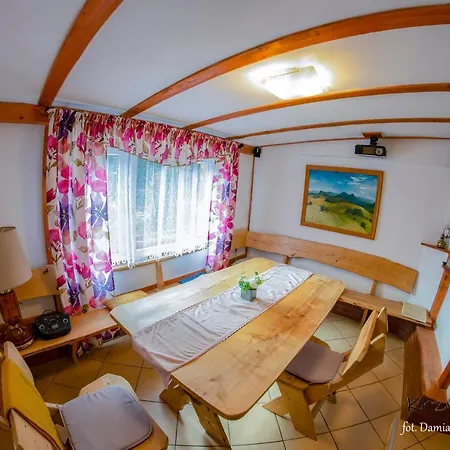 Pod Krzywym Dachem Orman Evi Karpniki