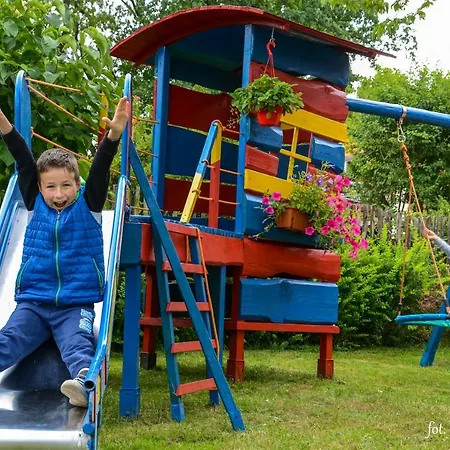 Pod Krzywym Dachem * Karpniki