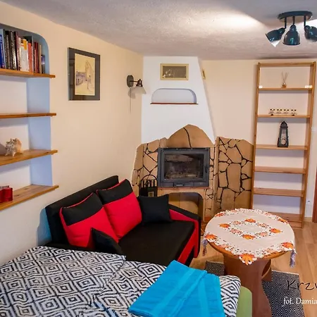 Chata Pod Krzywym Dachem Karpniki