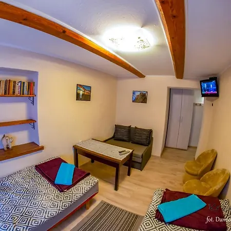 Pod Krzywym Dachem * Karpniki