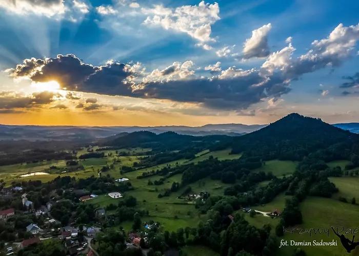 Pod Krzywym Dachem Orman Evi *