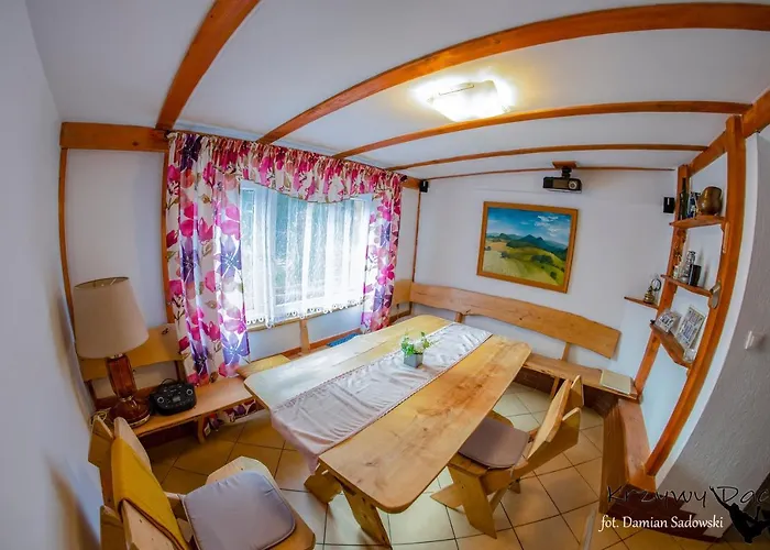 Pod Krzywym Dachem Orman Evi Karpniki