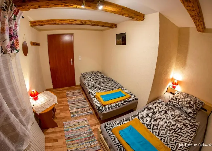 Orman Evi Pod Krzywym Dachem